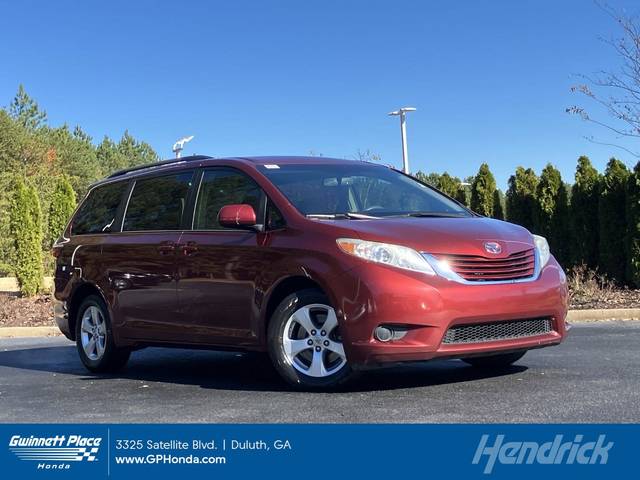 2016 Toyota Sienna LE FWD photo