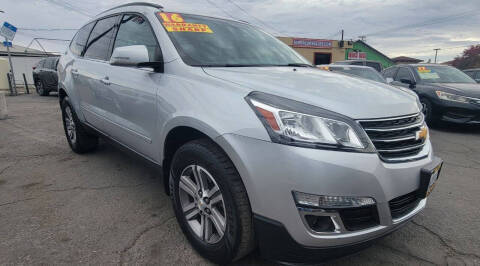 2016 Chevrolet Traverse LT FWD photo