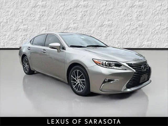 2016 Lexus ES  FWD photo