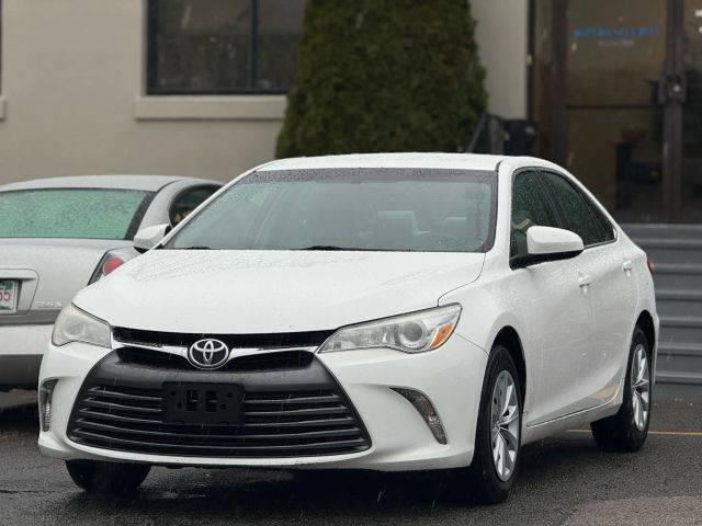 2016 Toyota Camry LE FWD photo