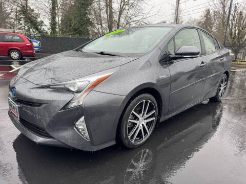 2016 Toyota Prius Three Touring FWD photo