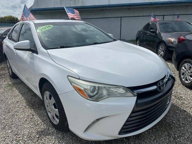2016 Toyota Camry LE FWD photo