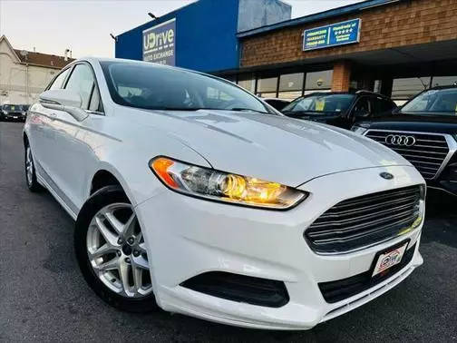 2016 Ford Fusion SE FWD photo