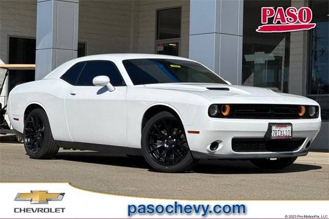 2015 Dodge Challenger SXT RWD photo