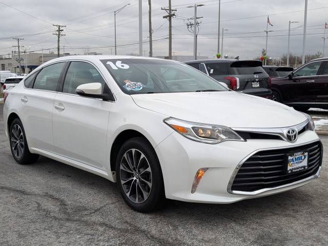 2016 Toyota Avalon XLE FWD photo