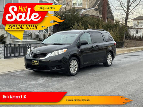 2016 Toyota Sienna LE AWD photo