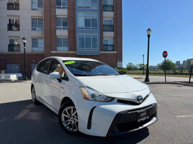 2016 Toyota Prius v Two FWD photo