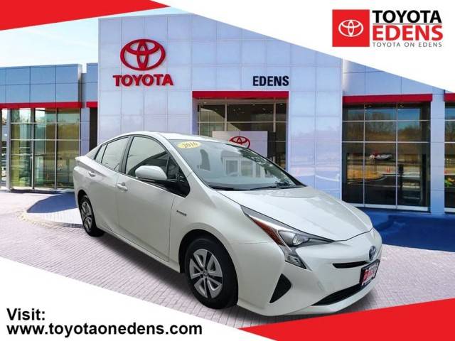 2016 Toyota Prius Three FWD photo