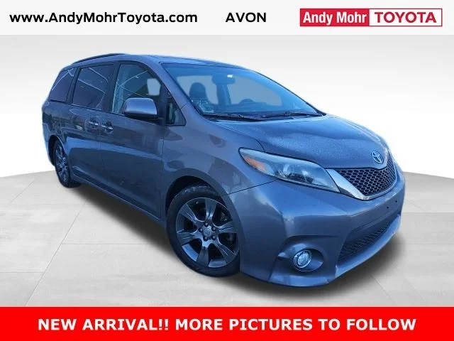 2016 Toyota Sienna SE Premium FWD photo