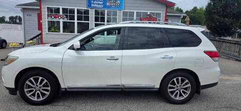 2016 Nissan Pathfinder SL FWD photo