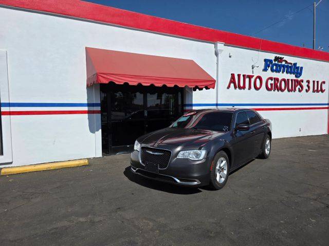 2016 Chrysler 300 Limited RWD photo