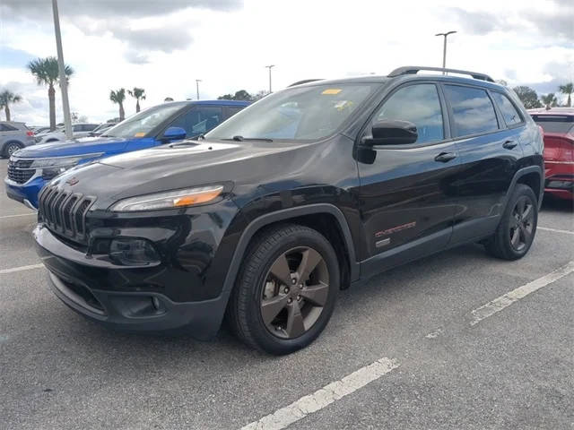 2016 Jeep Cherokee Latitude FWD photo