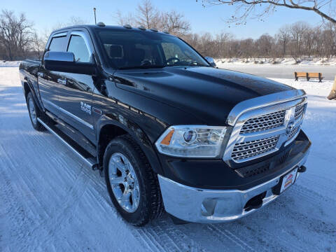 2016 Ram 1500 Laramie 4WD photo