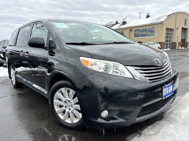 2016 Toyota Sienna XLE Premium AWD photo