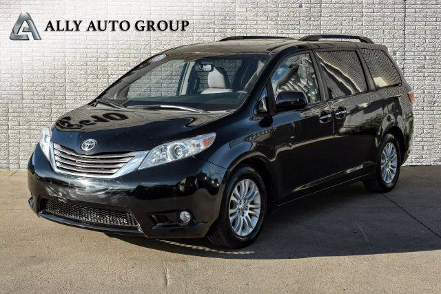 2016 Toyota Sienna XLE FWD photo
