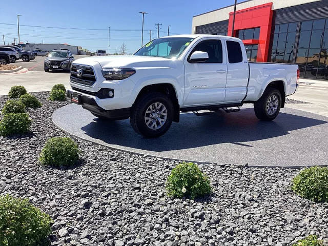2016 Toyota Tacoma SR5 RWD photo