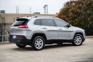 2016 Jeep Cherokee Latitude FWD photo