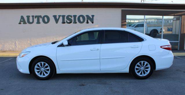 2016 Toyota Camry LE FWD photo