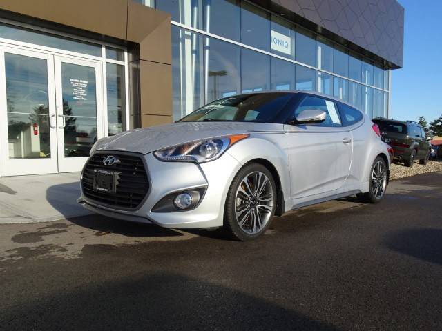 2016 Hyundai Veloster Turbo FWD photo