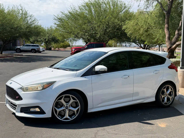 2016 Ford Focus ST FWD photo