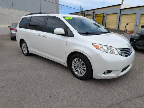 2016 Toyota Sienna XLE Premium FWD photo