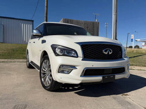 2016 Infiniti QX80 RWD photo