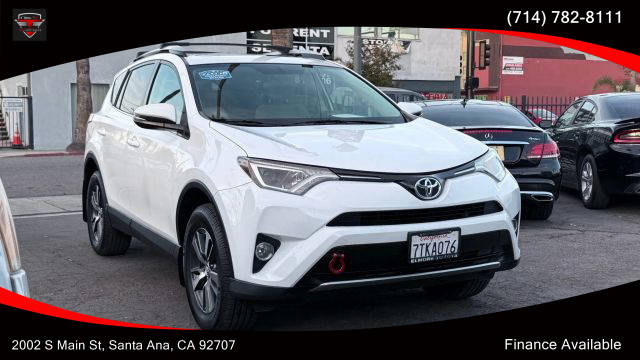 2016 Toyota RAV4 XLE FWD photo