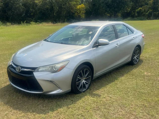 2016 Toyota Camry XSE FWD photo