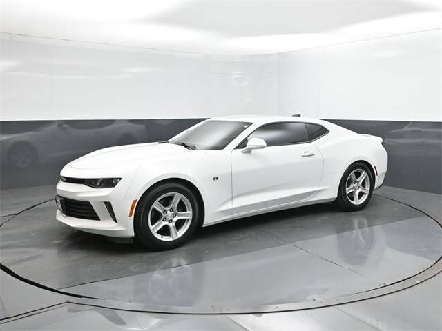 2016 Chevrolet Camaro 1LT RWD photo