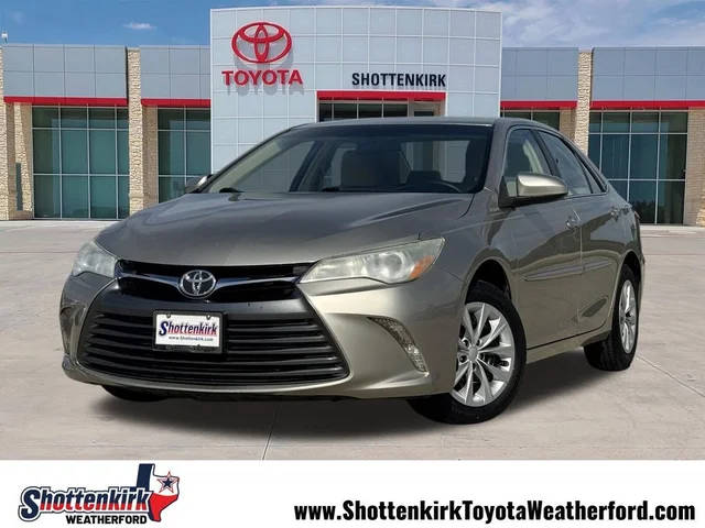 2016 Toyota Camry LE FWD photo