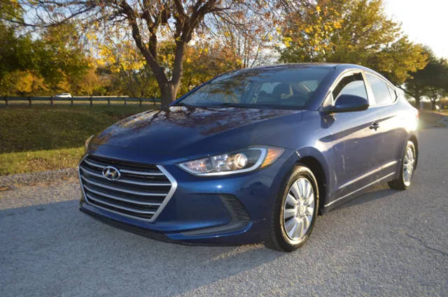 2017 Hyundai Elantra SE FWD photo