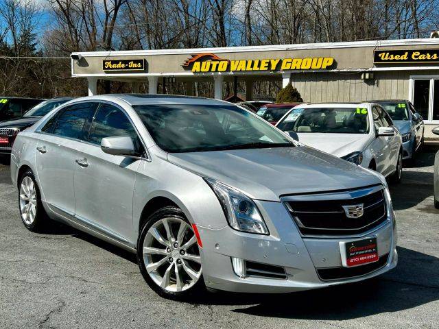2016 Cadillac XTS Luxury Collection FWD photo
