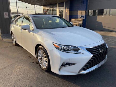 2016 Lexus ES  FWD photo