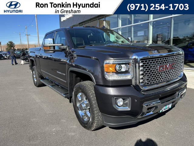 2016 GMC Sierra 3500HD Denali 4WD photo