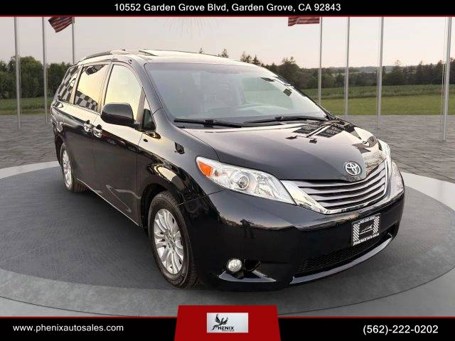 2016 Toyota Sienna XLE FWD photo