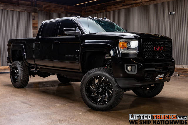 2016 GMC Sierra 2500HD Denali 4WD photo