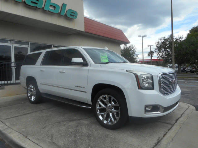 2016 GMC Yukon XL SLE RWD photo