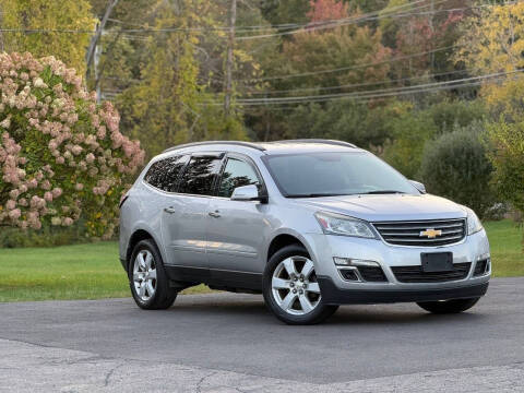 2016 Chevrolet Traverse LT FWD photo
