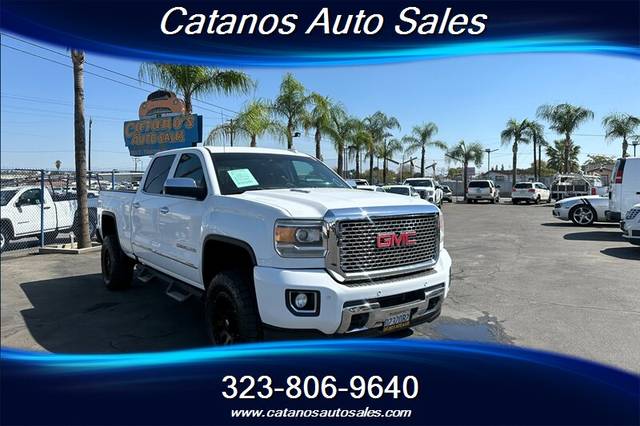 2016 GMC Sierra 2500HD Denali 4WD photo