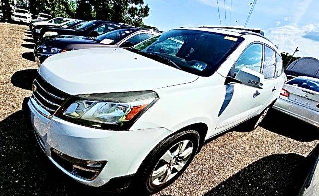2016 Chevrolet Traverse LT FWD photo