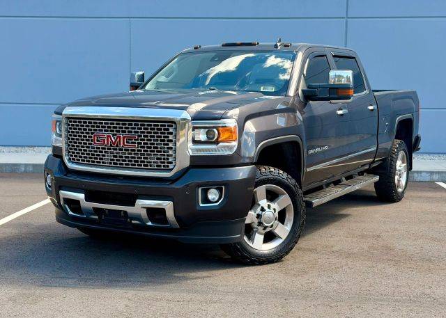 2016 GMC Sierra 2500HD Denali 4WD photo