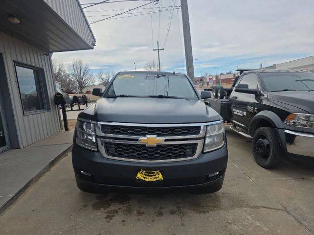 2016 Chevrolet Suburban LT 4WD photo