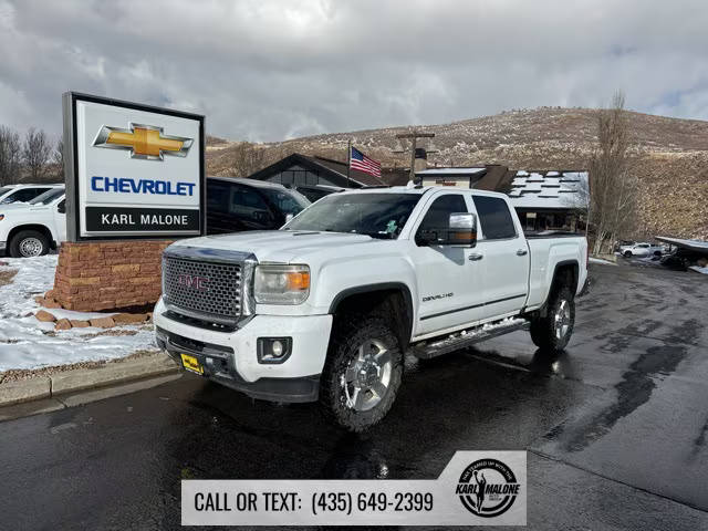 2016 GMC Sierra 2500HD Denali 4WD photo