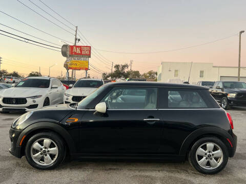 2016 MINI Hardtop 2 Door  FWD photo
