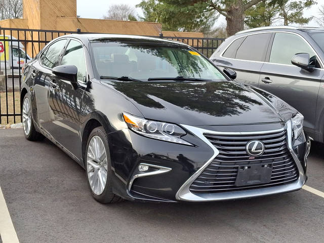 2016 Lexus ES  FWD photo