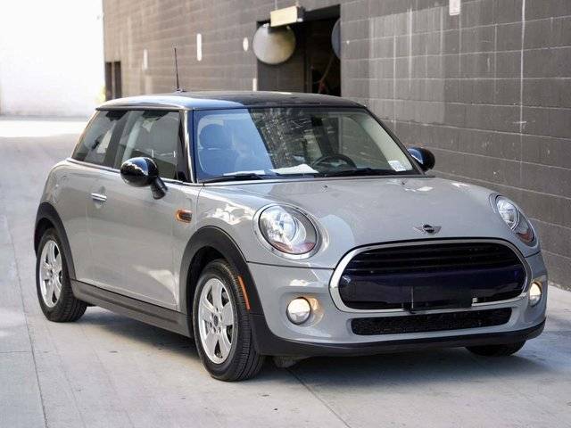 2016 MINI Hardtop 2 Door  FWD photo
