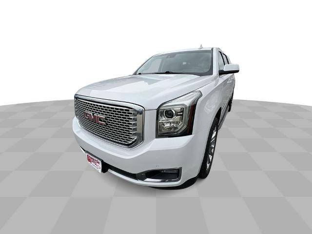 2016 GMC Yukon XL Denali RWD photo