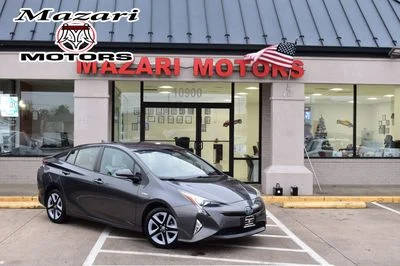 2016 Toyota Prius Three Touring FWD photo