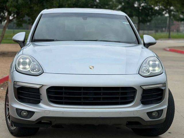 2016 Porsche Cayenne  AWD photo