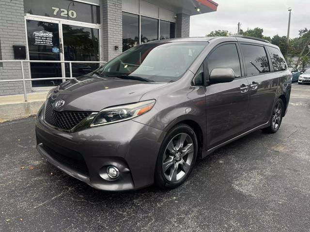 2016 Toyota Sienna SE FWD photo